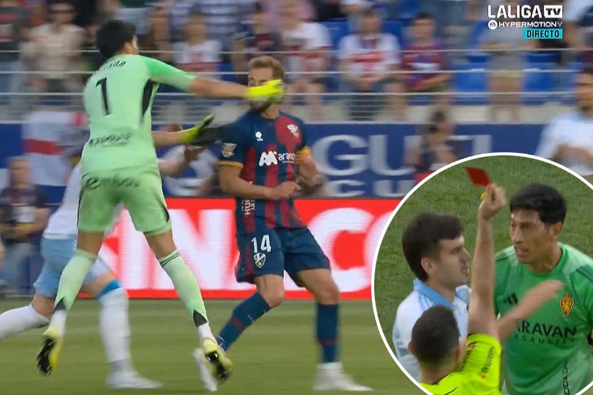 Red-carded goalkeeper punches opponent in face as game descends into chaos