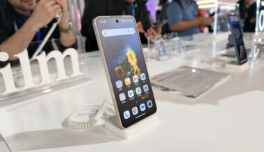 Wait no more: TCL's e-paper NXTPAPER 70 Pro is at T-Mobile for cheap