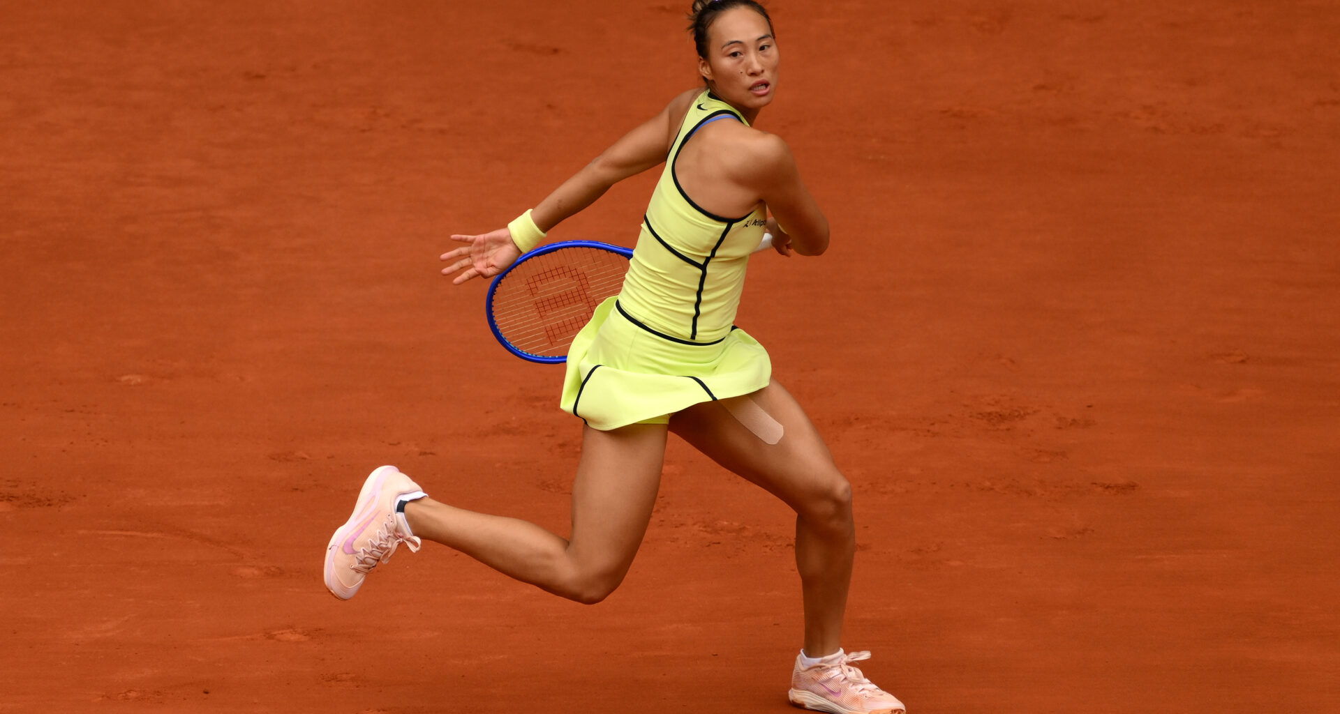 Zheng recovers from first-set loss to best Kenin in Madrid second round