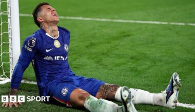 Enzo Fernandez looks to the sky in pain after a miss