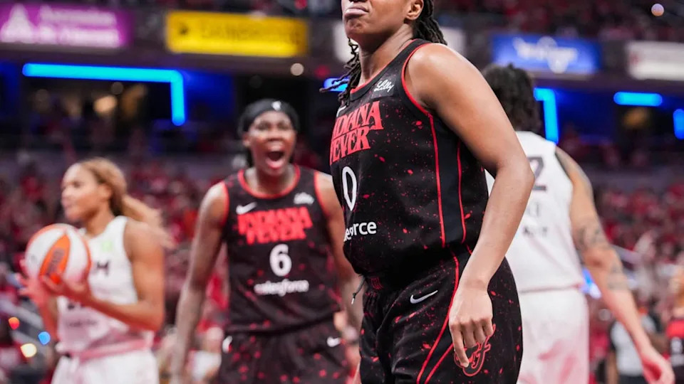 Indiana Fever guard Kelsey Mitchell celebrates against the Atlanta Dream in the WNBA Playoffs© Grace Smith&sol;IndyStar &sol; USA TODAY NETWORK via Imagn Images