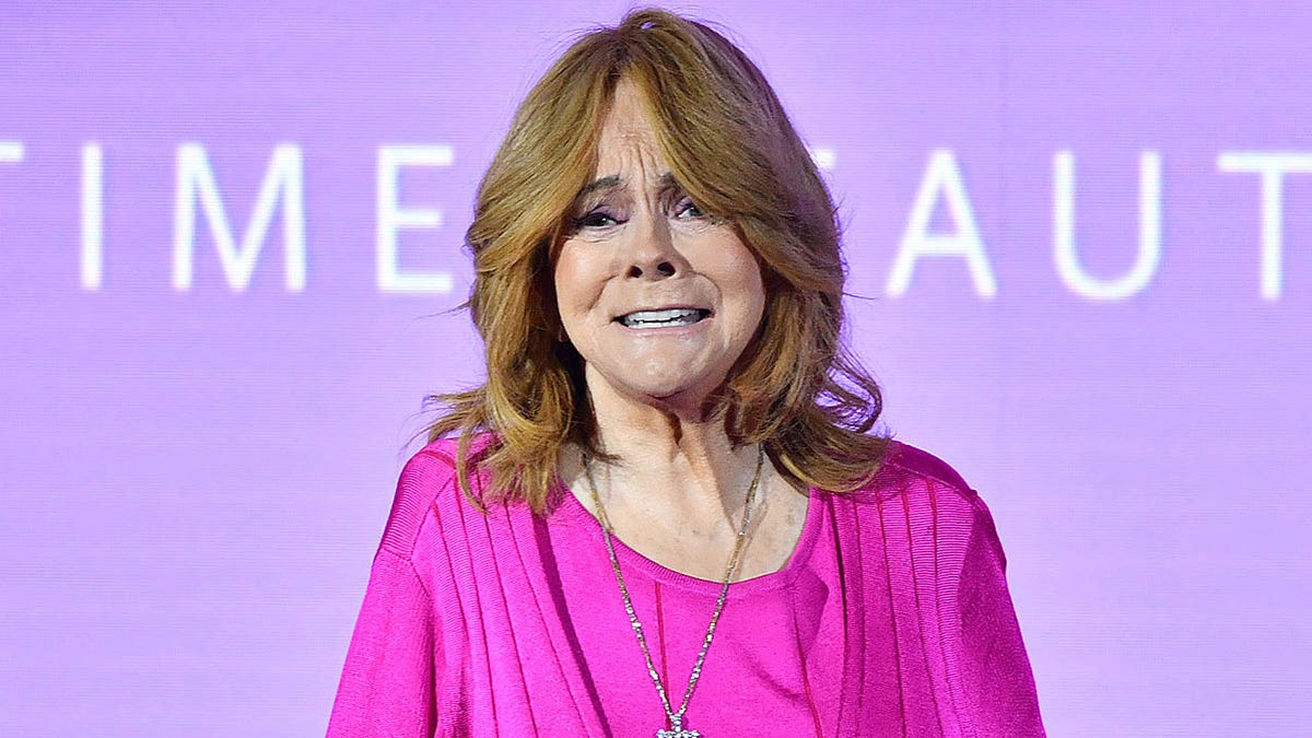 Ann-Margret grimaces onstage at the Daytime Beauty Awards