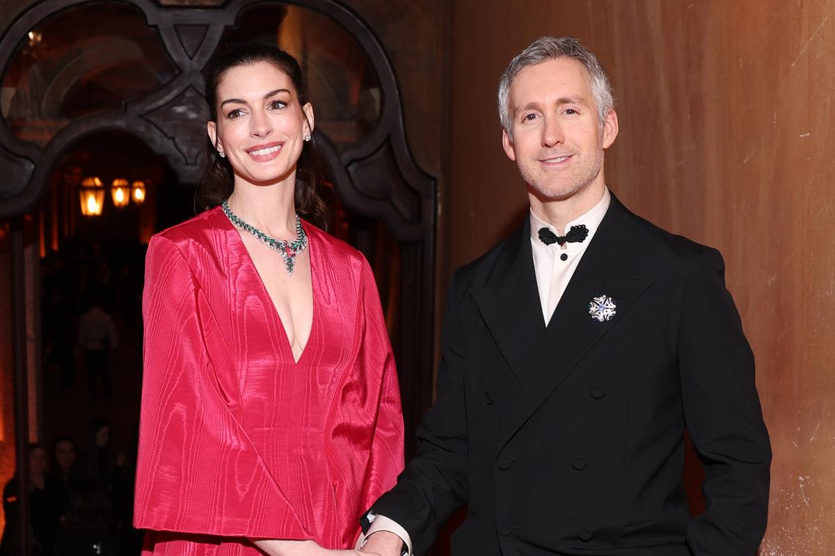 Anne Hathaway makes rare comments about husband Adam Shulman