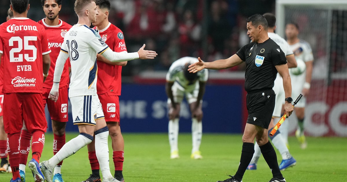 Paulinho leads Toluca to 3-0 win over Galaxy to advance to CONCACAF Champions Cup semifinals