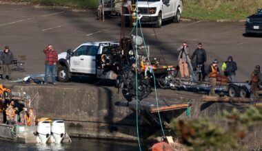 Remains found in car submerged in Oregon river identified as family who mysteriously vanished in 1958
