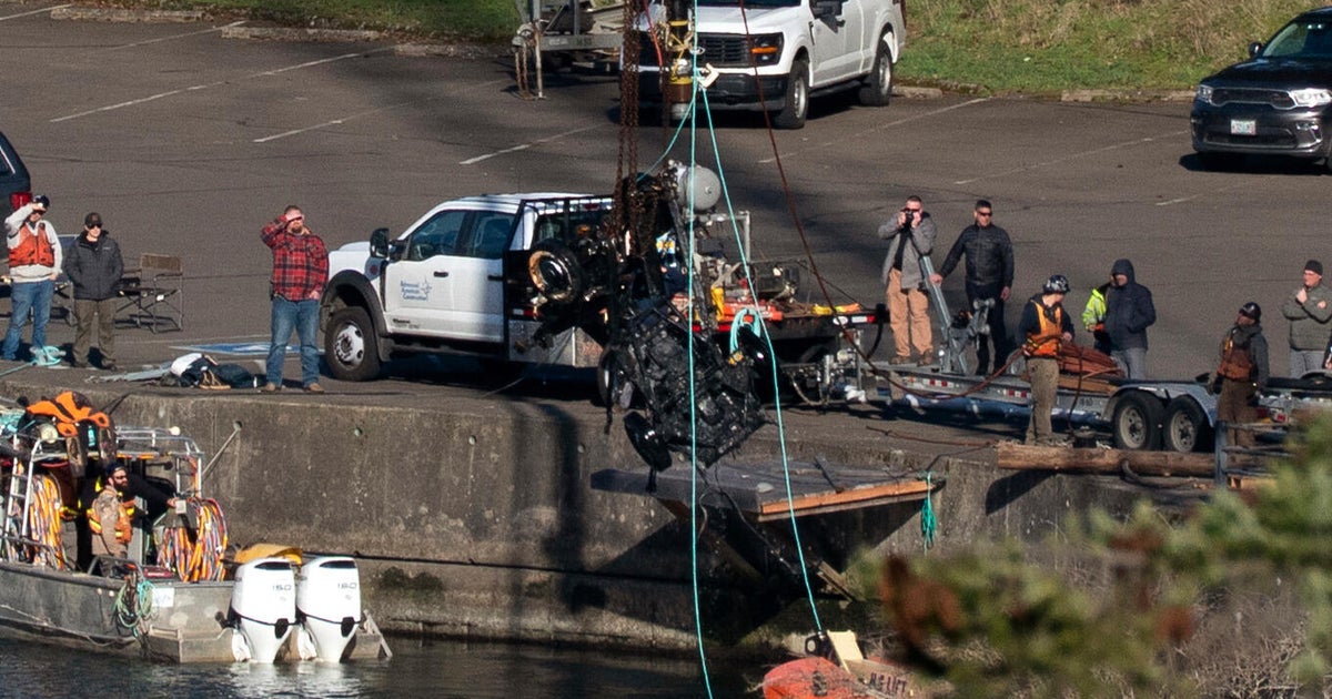 Remains found in car submerged in Oregon river identified as family who mysteriously vanished in 1958