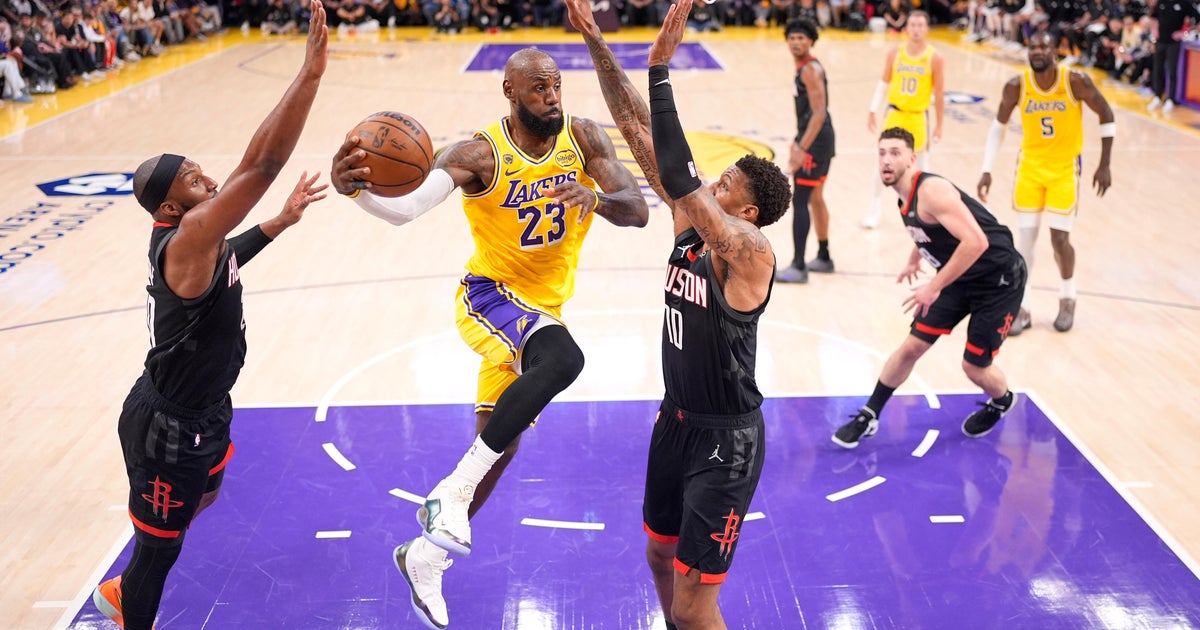 Kennard scores 27, LeBron leads Lakers to surprising 107-98 win over Rockets in playoff opener