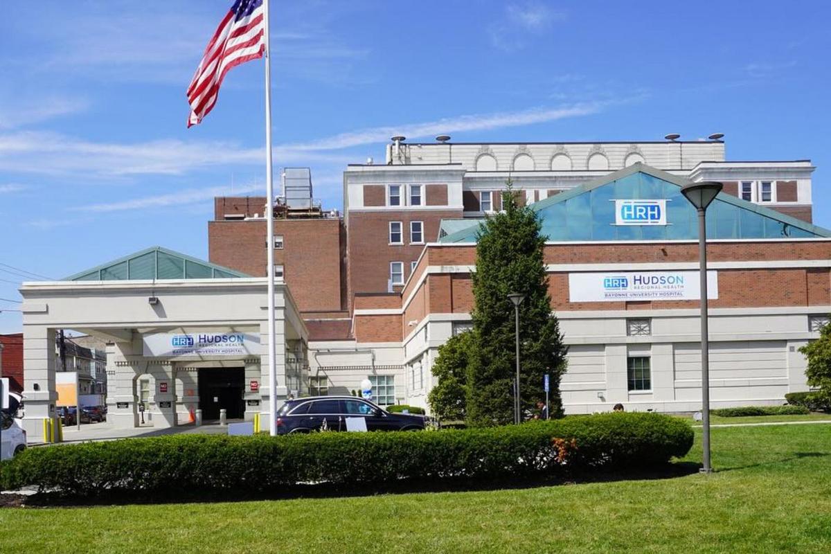967 job cuts planned by Hudson Regional