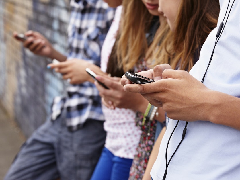 Stricter cellphone rules are coming to Seattle Public Schools