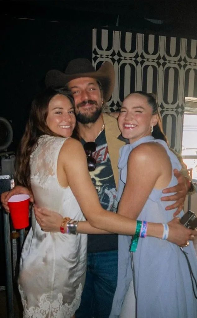 <p><strong>Lucas Bravo & Shailene Woodley</strong></p>