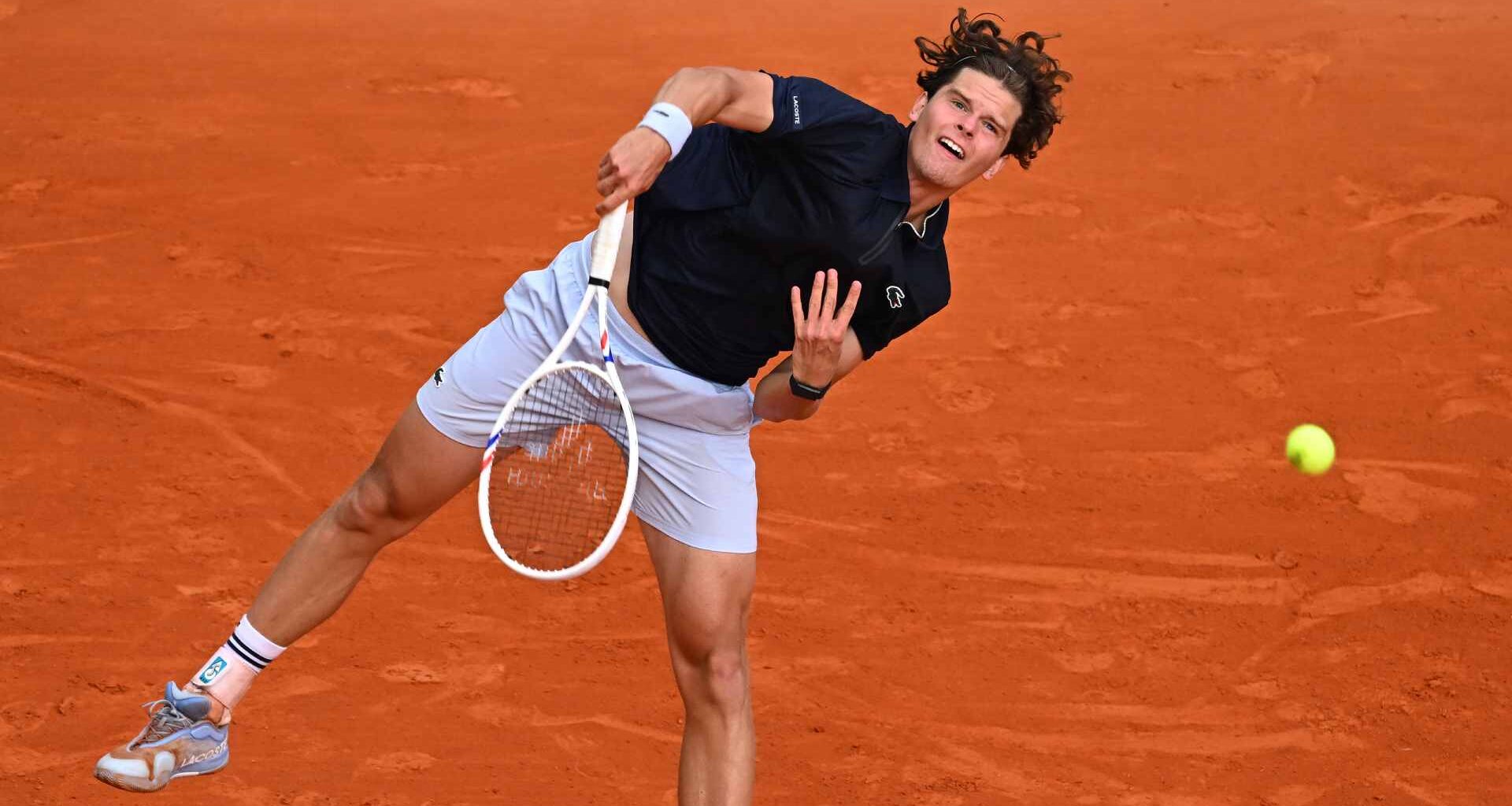 Alexander Blockx defeats Denis Shapovalov in three sets on Monday in Monte-Carlo.