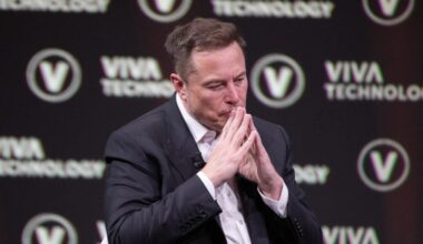 Elon Musk Says 'If AI/Robots Increase Output, Then You Must Issue Dollars To People or There Will Be Massive Disinflation'