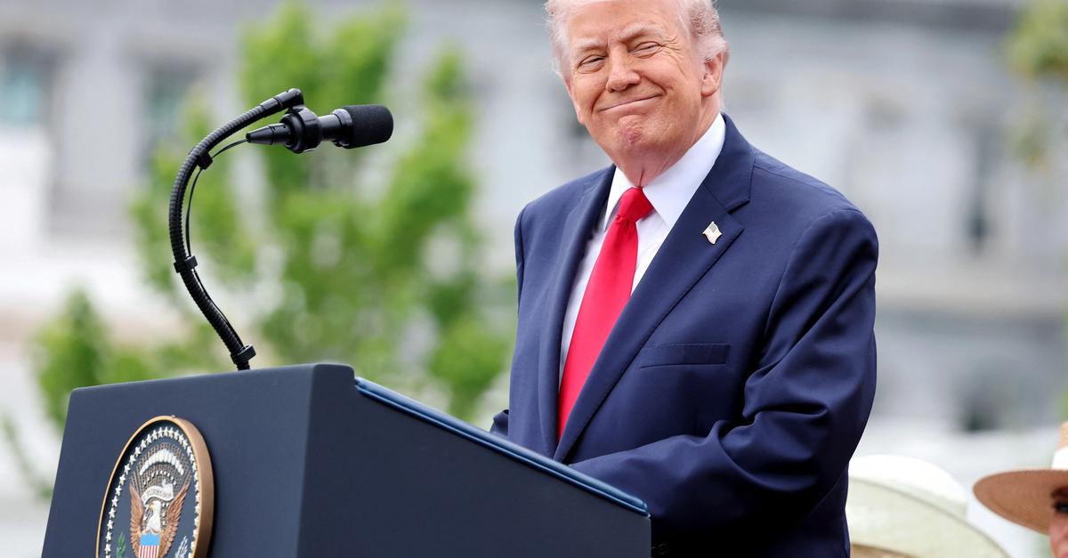 Live - Trump says will keep Iran under blockade until it agrees to deal