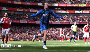 Premier League LIVE: Build-up, team news, score and live text updates - Arsenal v Bournemouth, Brentford v Everton, Burnley v Brighton & Liverpool v Fulham