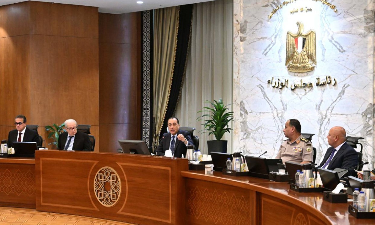 BREAKING NEWS: Egypt OKs new Suez Canal dredging company