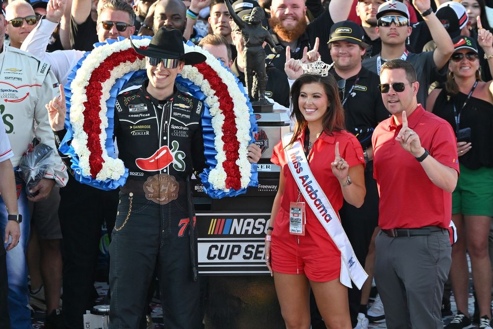 Carson Hocevar, Spire Motorsports