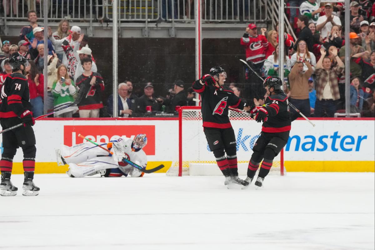 Islanders' playoff hopes take another crushing blow with loss to Hurricanes