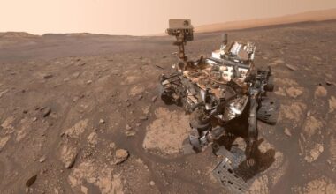 NASA's Curiosity Rover Discovers 'Origin-of-Life' Molecules Never Before Seen on Mars