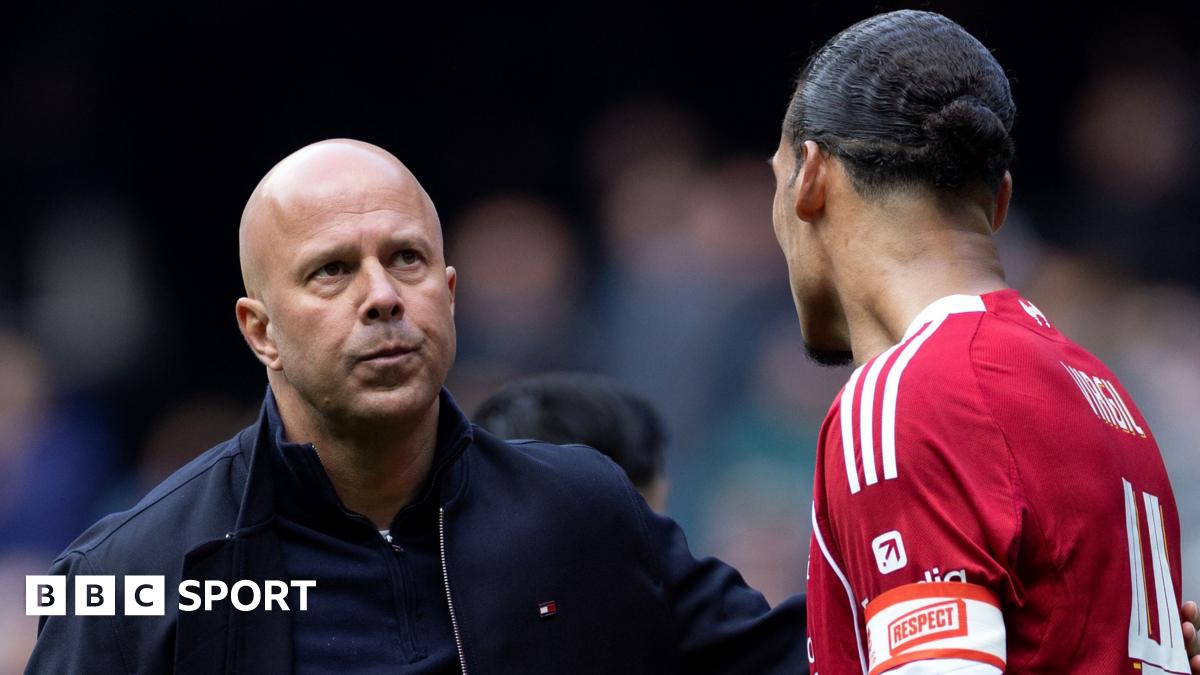 Liverpool manager Arne Slot with captain Virgil van Dijk