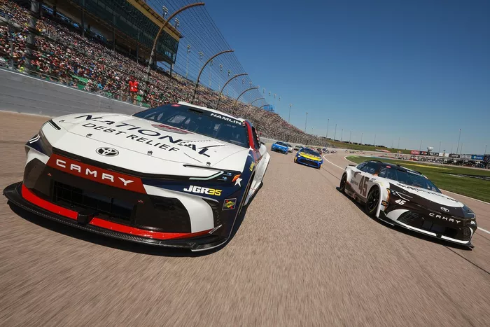 Denny Hamlin, Joe Gibbs Racing, Tyler Reddick, 23XI Racing