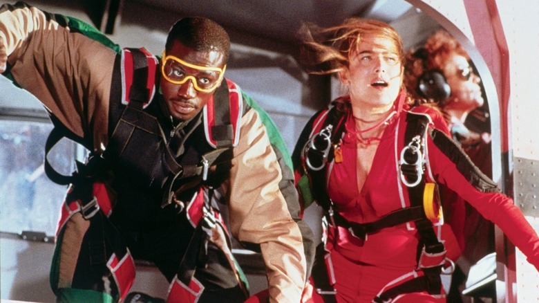 Pete (Wesley Snipes) and Jessie (Yancy Butler) getting ready to jump from an airplane in 