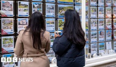 UK house prices fall as Iran war uncertainty dampens demand - BBC