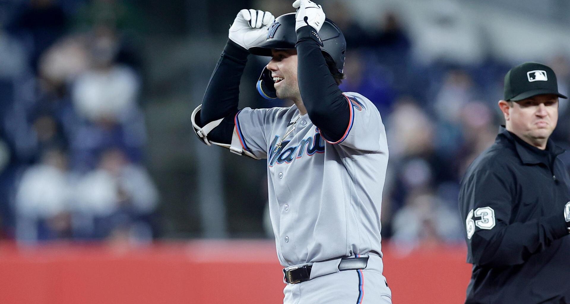 Pauley's go-ahead, 2-run double in 4-run 8th lifts Marlins over Yankees 7-6
