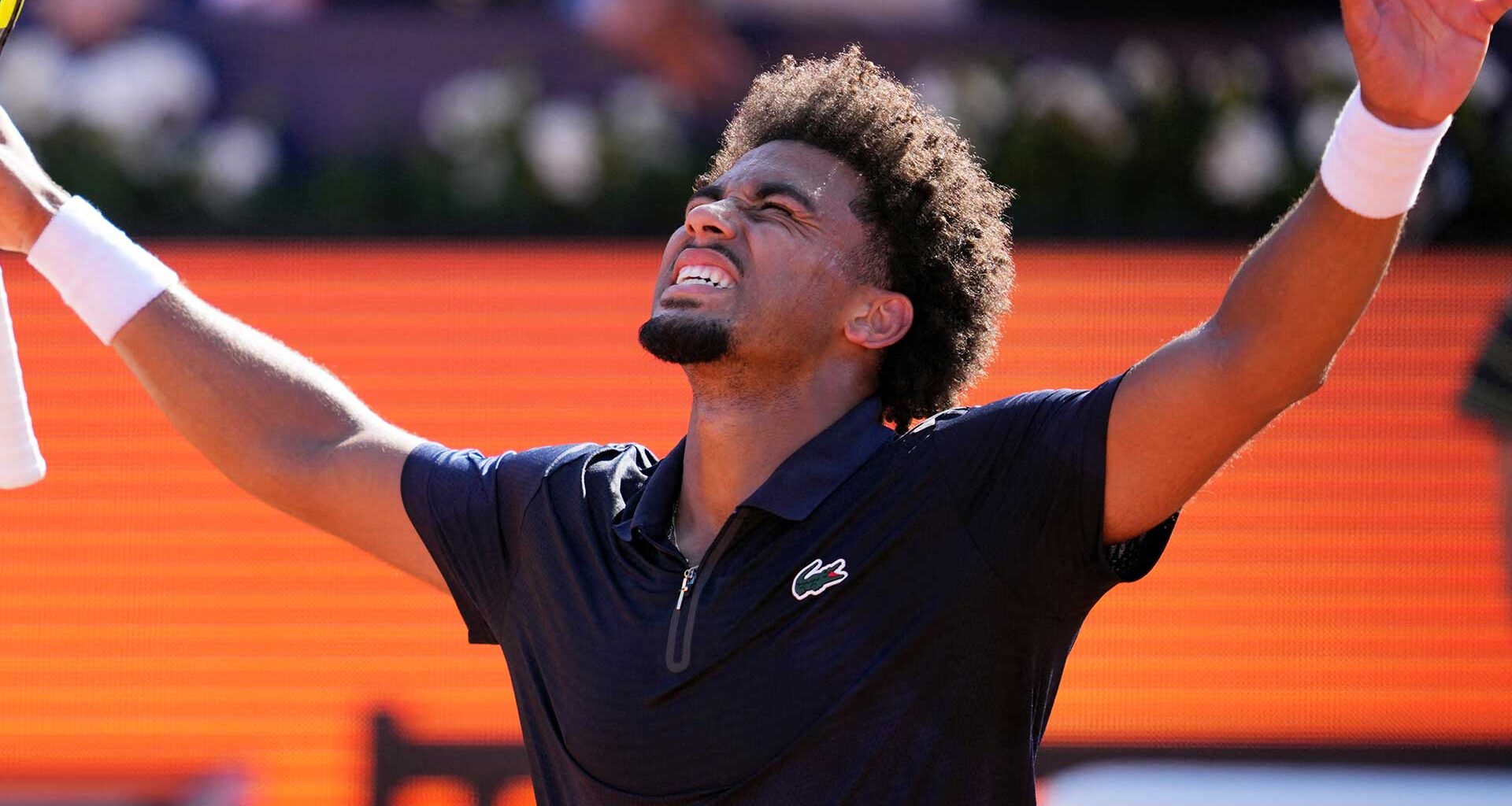 Arthur Fils dismisses Lorenzo Musetti, advances to Barcelona SFs | ATP Tour