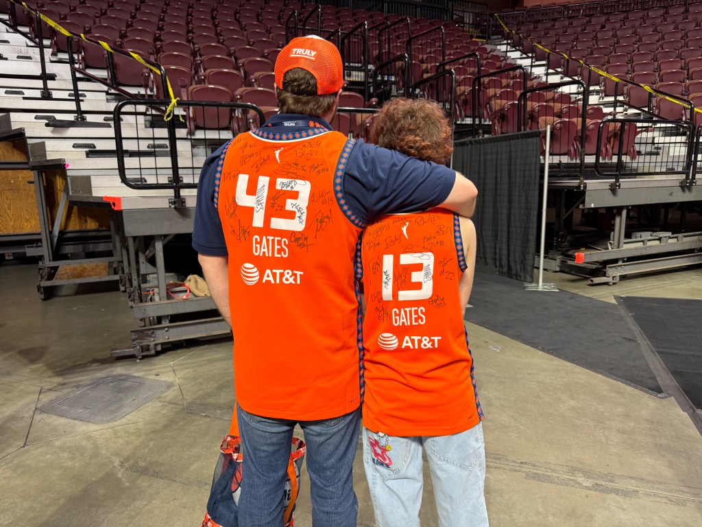 Connecticut Sun fans make the most of final season in state
