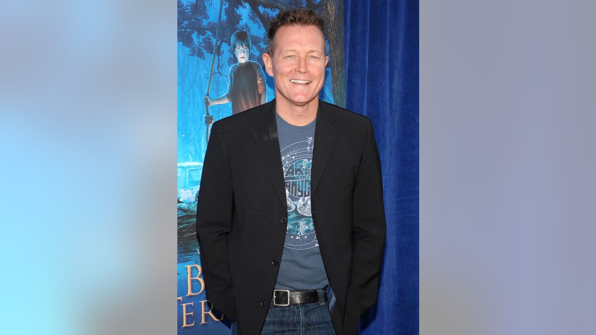 Robert Patrick smiling