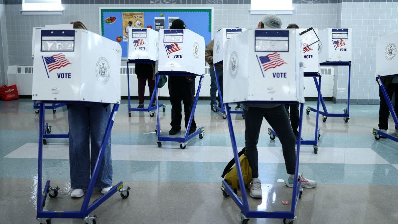 Why Trump is trying to build a massive voter database