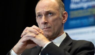 Chicago Fed President Austan Goolsbee sees inflation from Iran war as risk to 2026 rate cuts