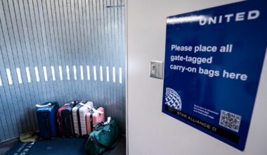 United raises bag fees, becoming second U.S. carrier to up the price this week
