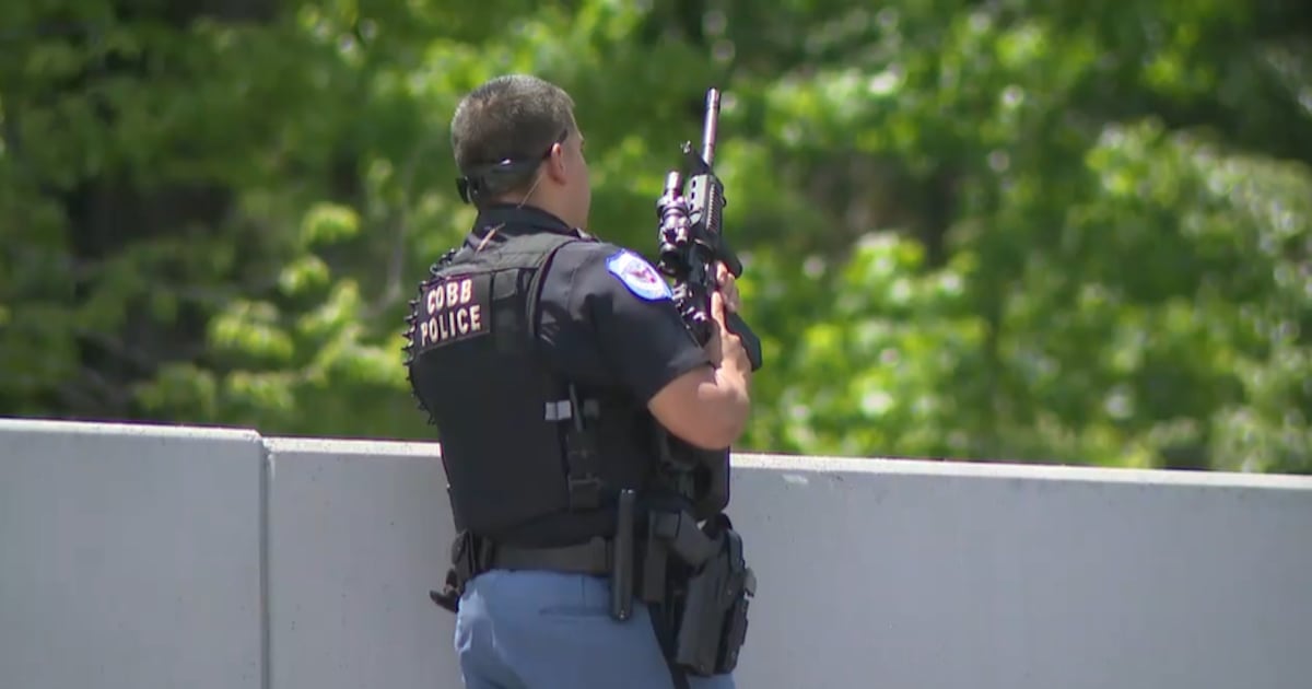 Murder suspect on the run after officer-involved shooting in Cobb County – WSB-TV Channel 2