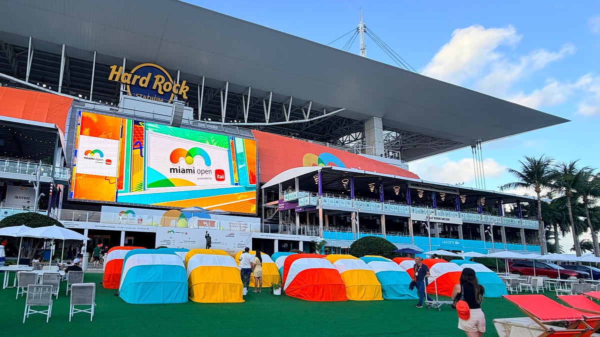 Emptying the Miami Notebook - by Ben Rothenberg