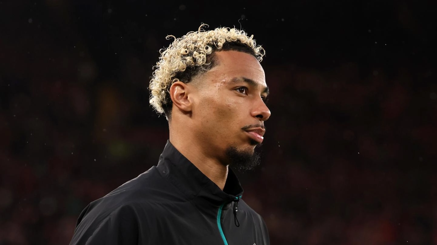 Arne Slot provides Hugo Ekitike injury update