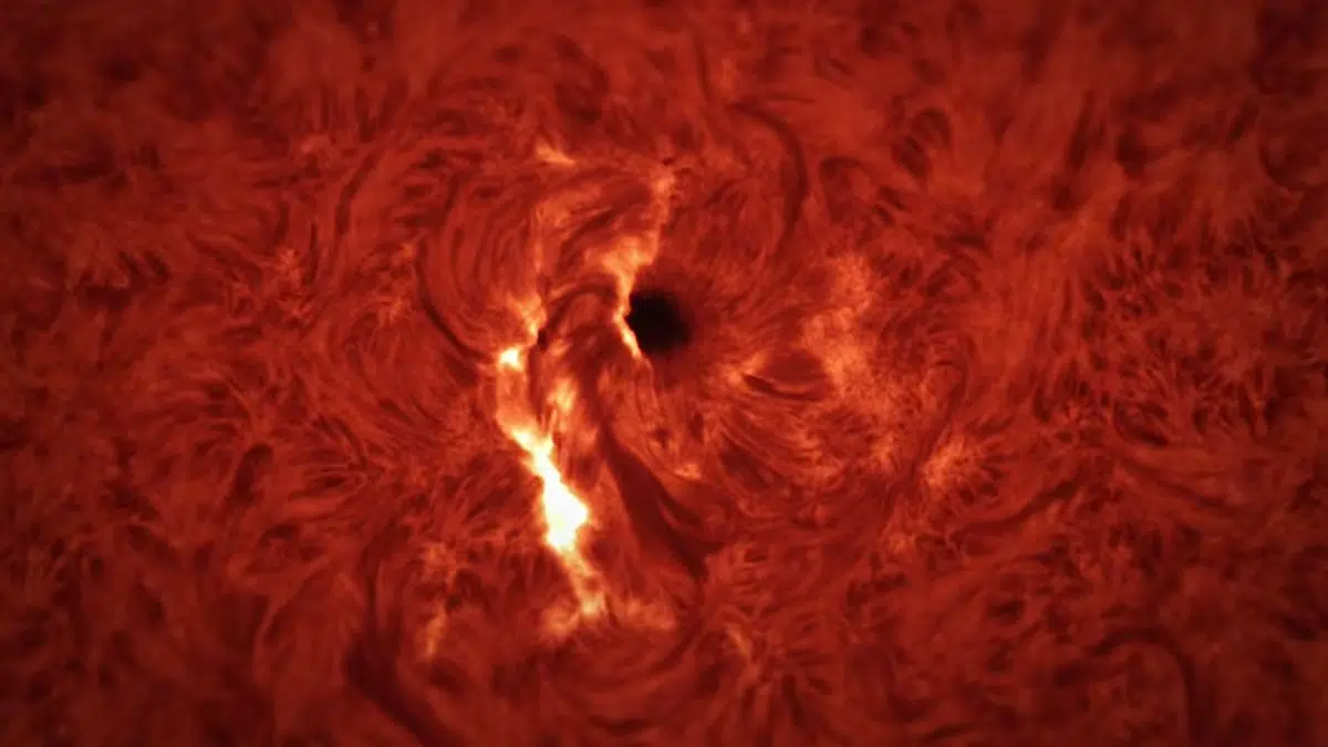 The M2.7 solar flare of 18 March 2026. (DudeLovesSpace/YouTube)
