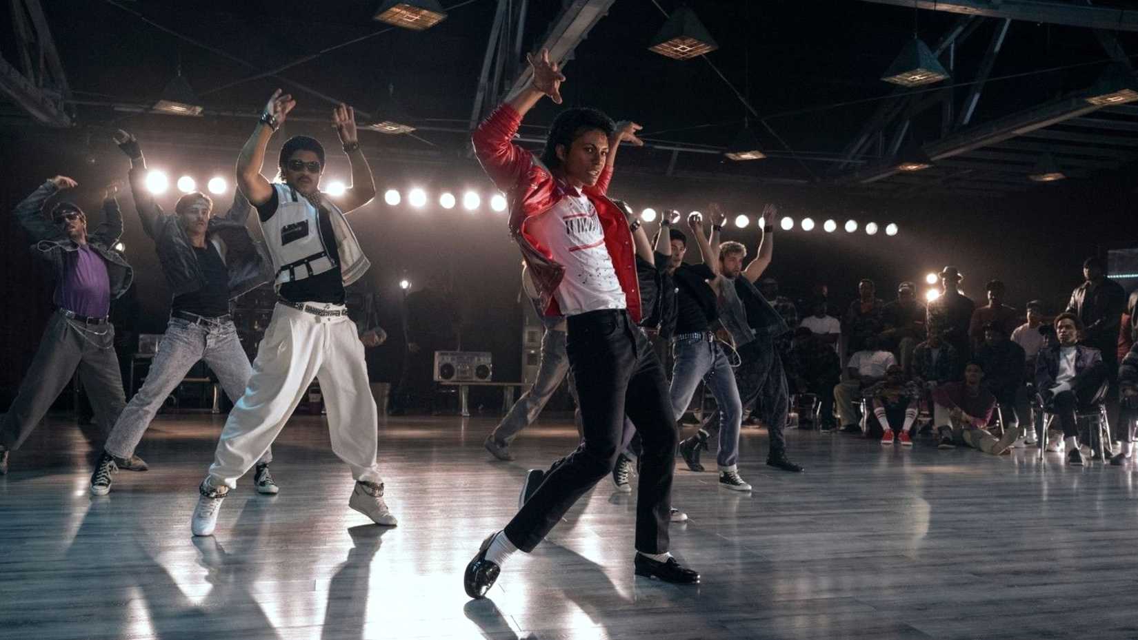 Jaafar Jackson performing Beat it in Michael