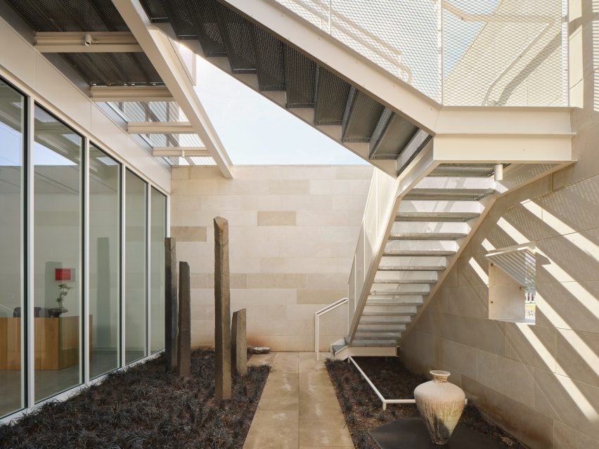 Courtyard rear at Marble Falls Arthouse