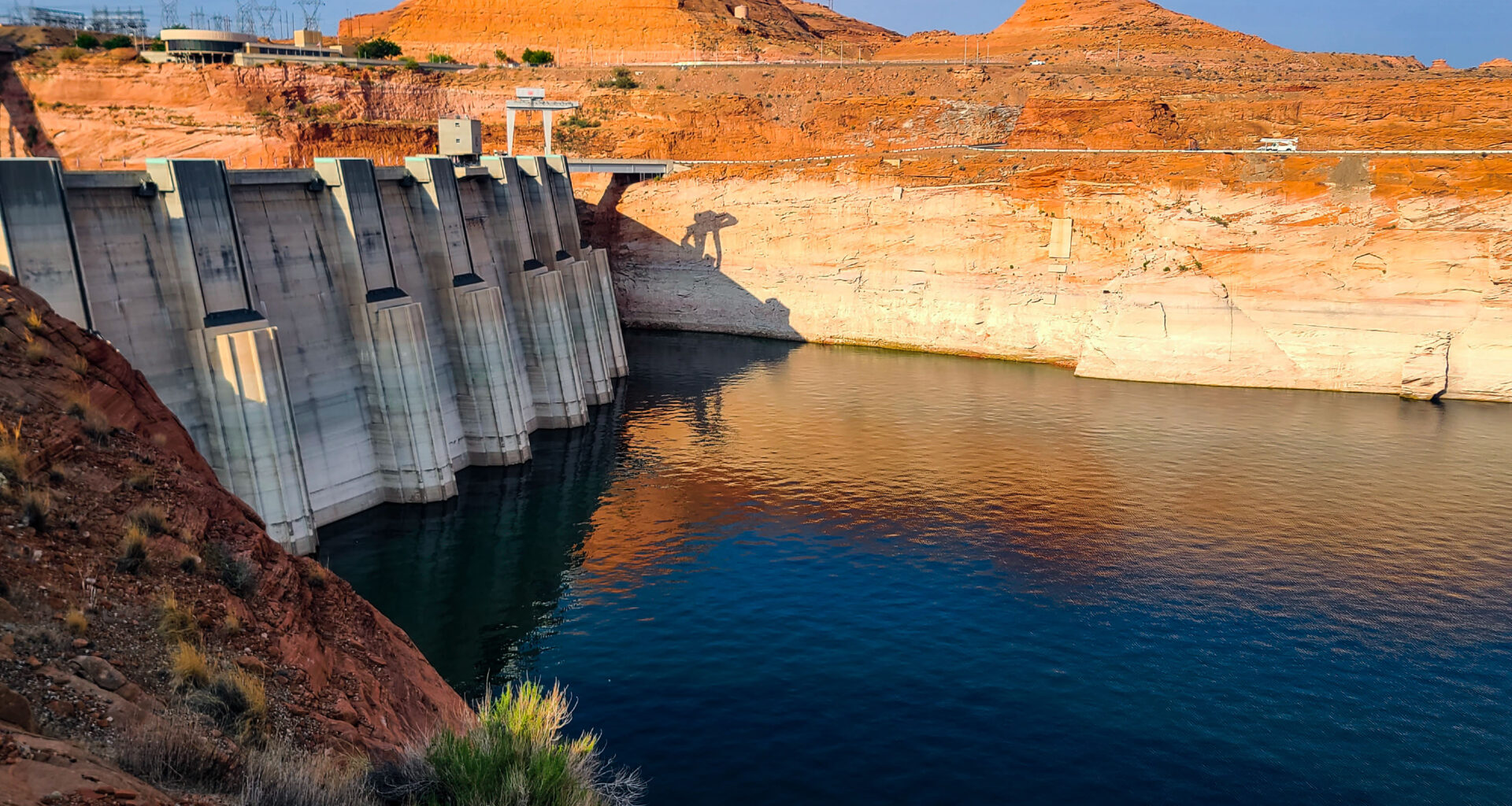 Feds plan deep cuts to water releases from Lake Powell due to drought