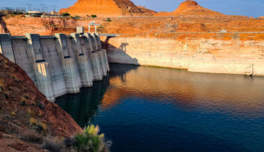 Feds plan deep cuts to water releases from Lake Powell due to drought