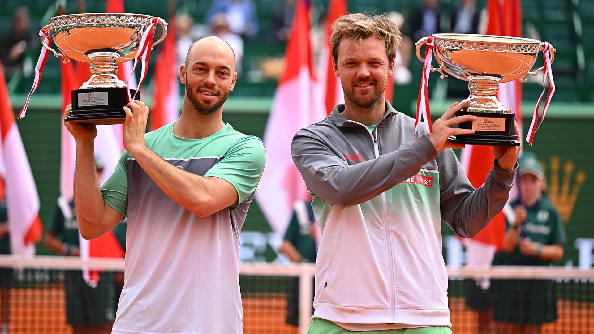 Tim Puetz/Kevin Krawietz lift the trophy in Monte-Carlo.