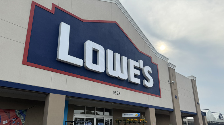 Lowe's logo on storefront