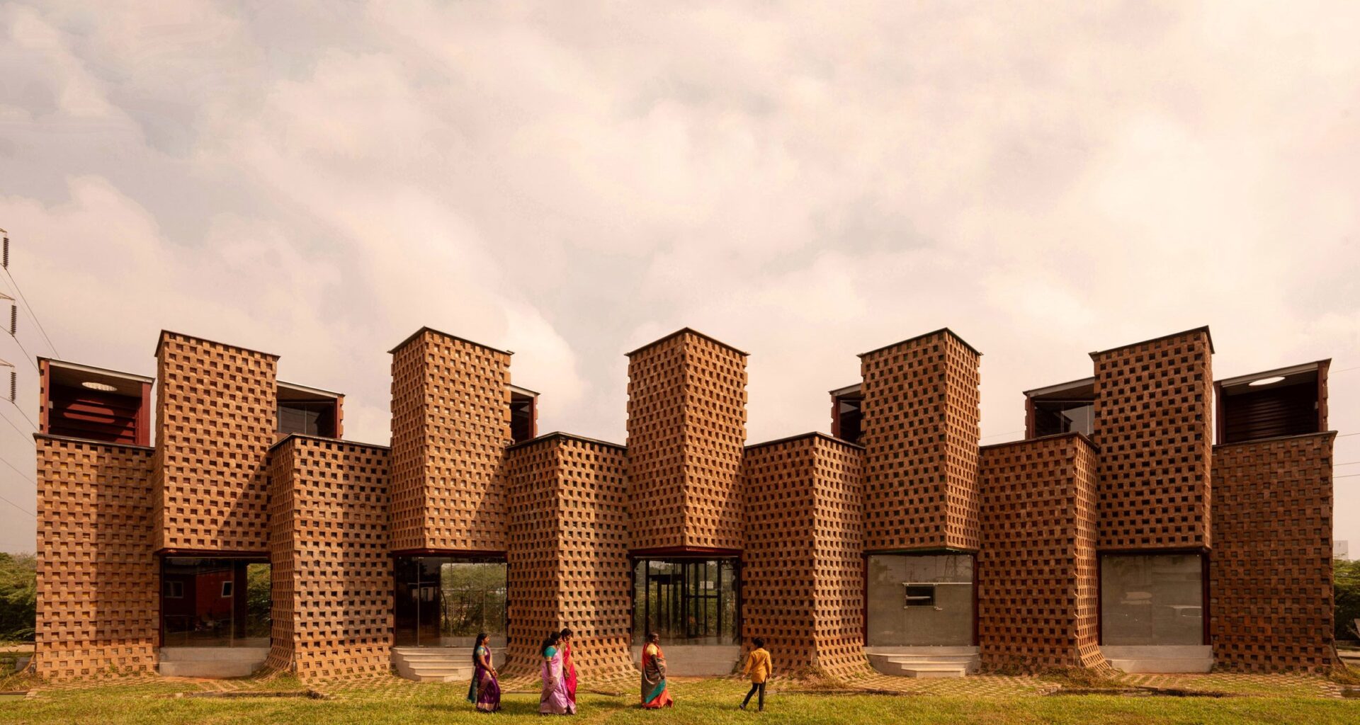 Petti restaurant in India by Wallmakers