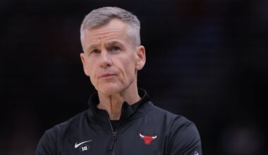 Bulls' Donovan says he's not reading into Reinsdorf endorsement