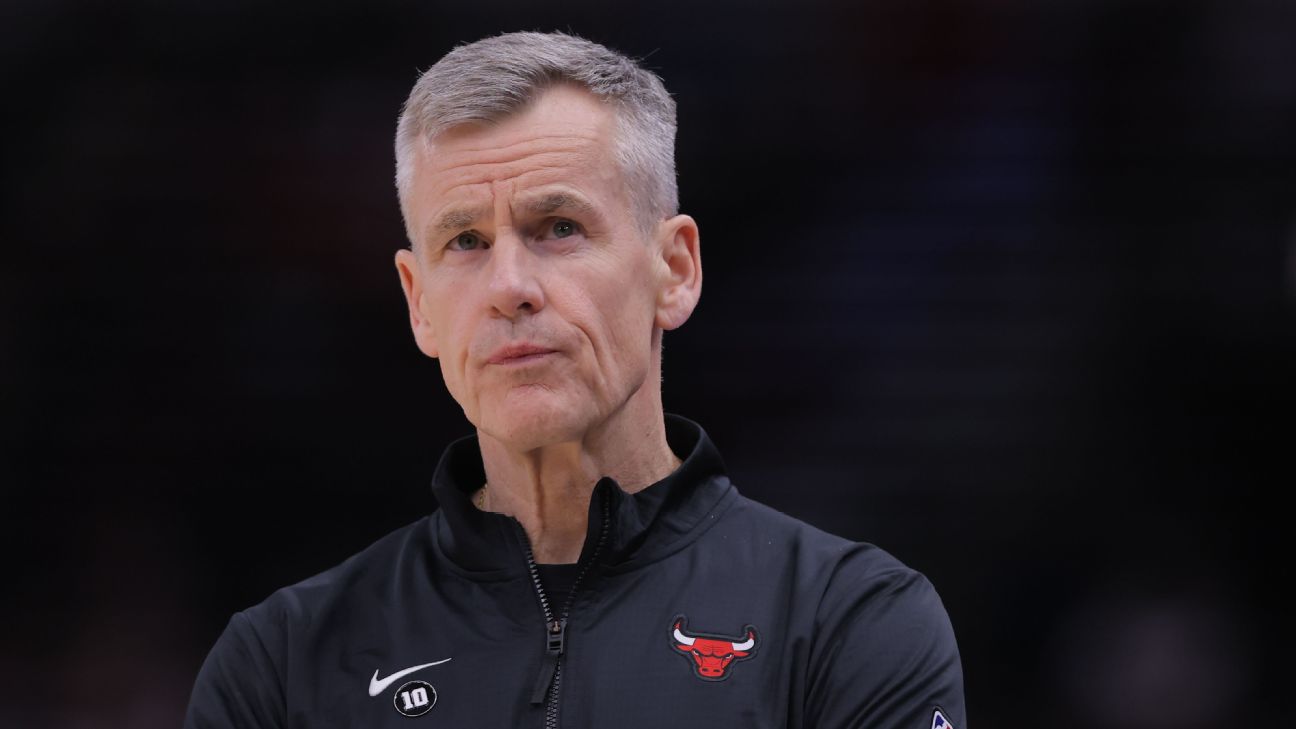 Bulls' Donovan says he's not reading into Reinsdorf endorsement