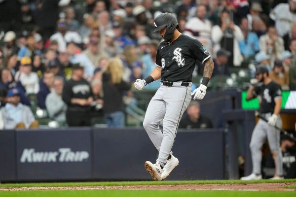 White Sox's Everson Pereira leaves game with right shoulder soreness
