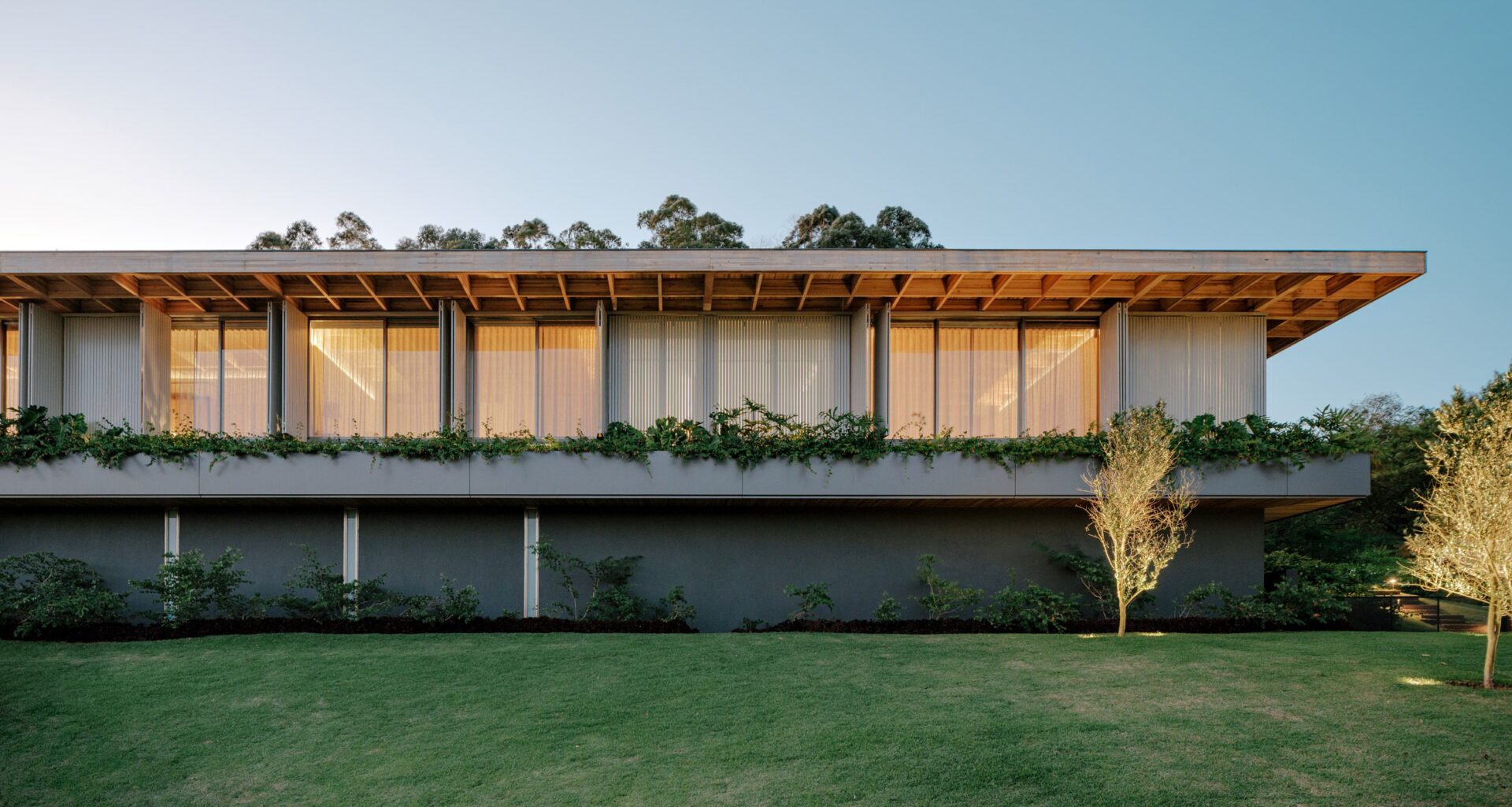 Casa Colmeia by Sabella Arquitetura