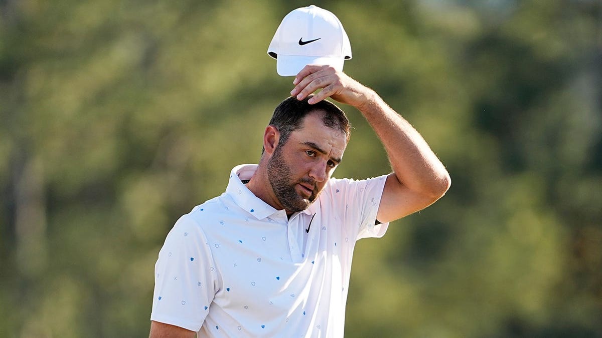 Scottie Scheffler finishing final round at Augusta National Golf Club