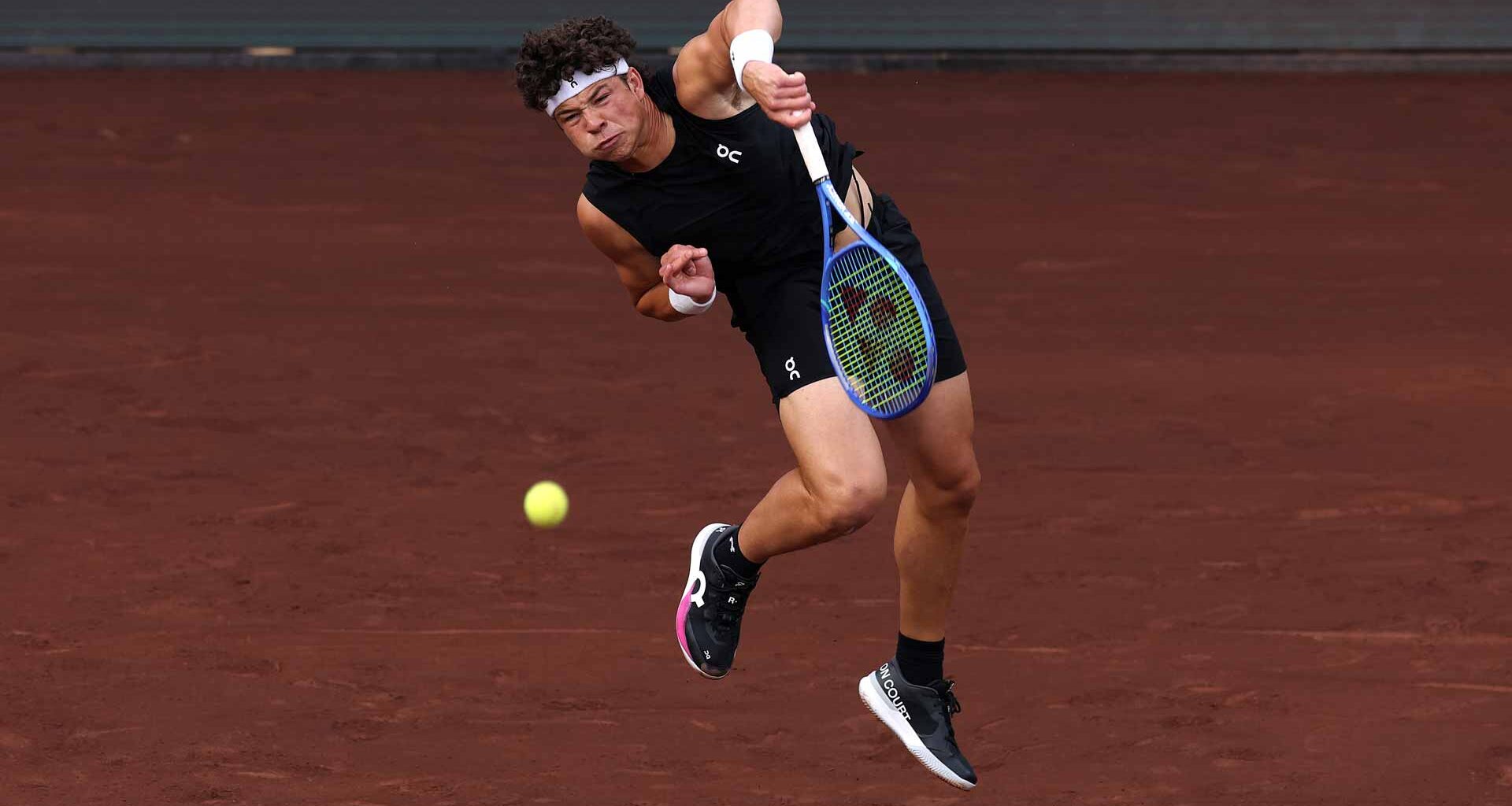 Ben Shelton begins clay swing with 21-ace statement in Houston | ATP Tour